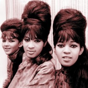 ronettes.jpg