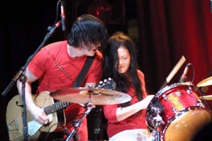 the_white_stripes.jpg