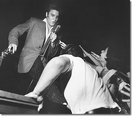 elvis_olympic_theater_florida_aug_1956