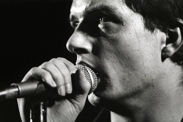 joy-division-curtis